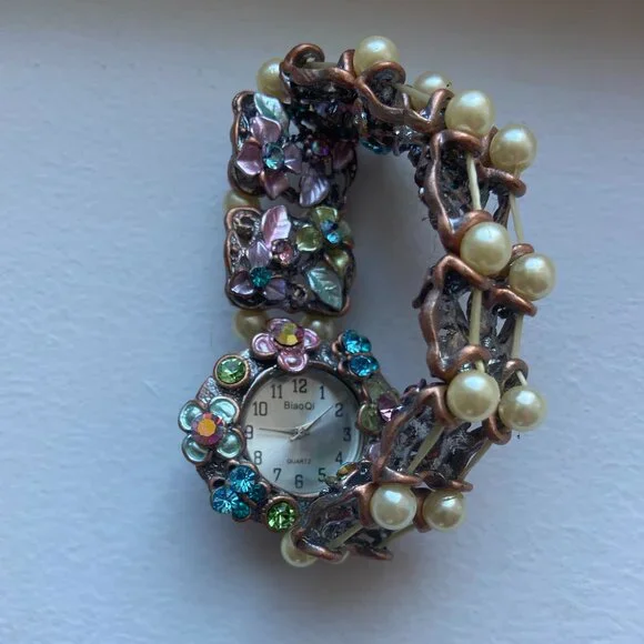 Floral Watch - Picture 4 of 4